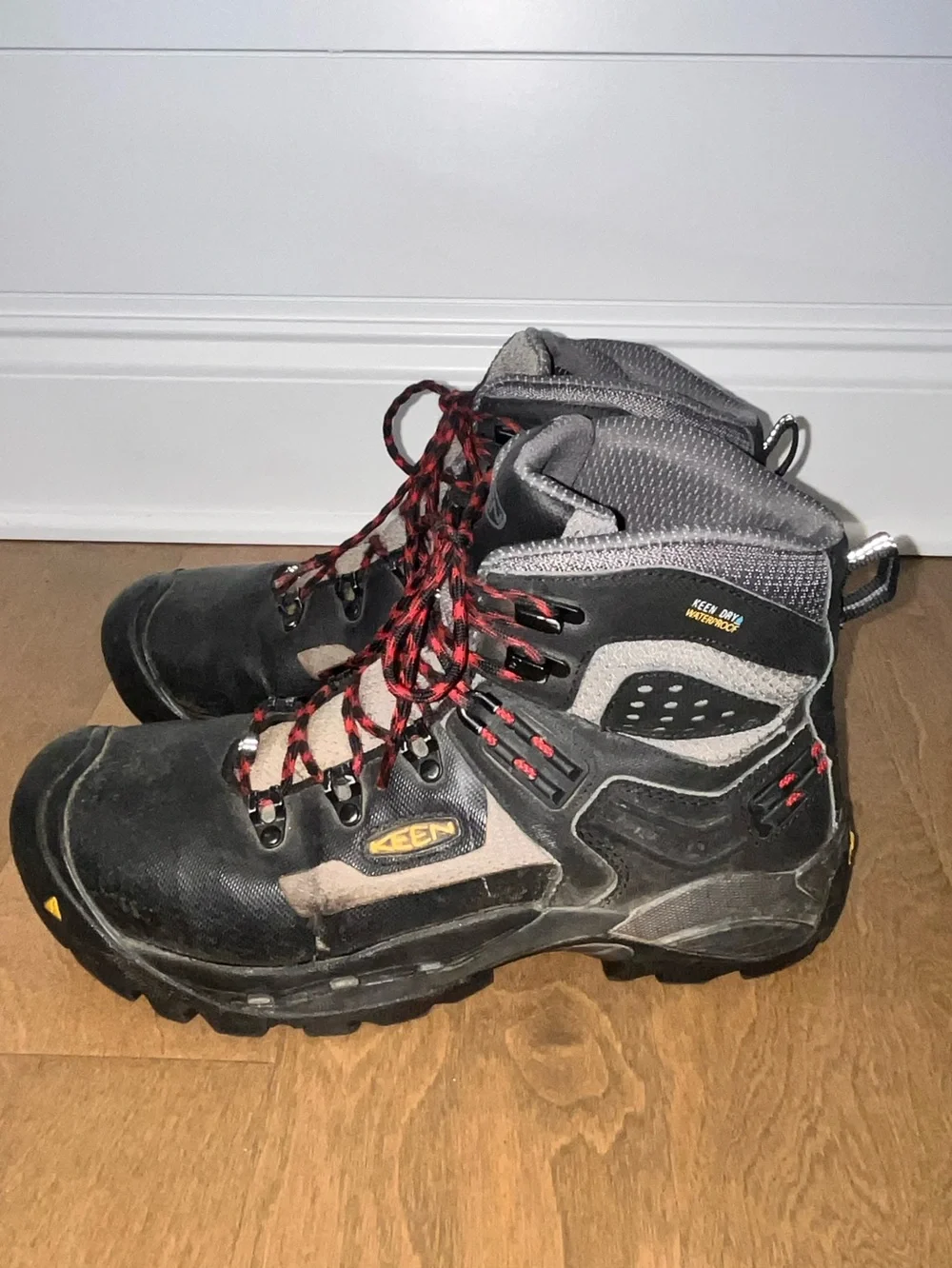 Keen Utility Safety Toe Hiking / Work Boots ASTM F2413-18 Size 9.5 D